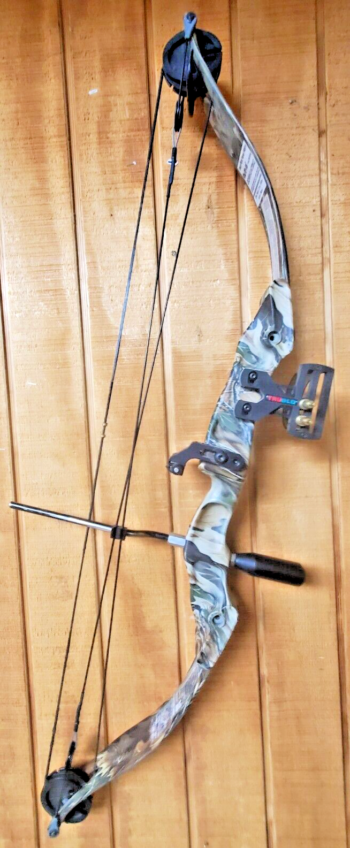 Bear Archery Badge Compound Youth Bow Right Hand, 30-40# 24-26" Package
