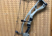 Used Hoyt RX-7 Right Handed 60-70 LB Buckskin